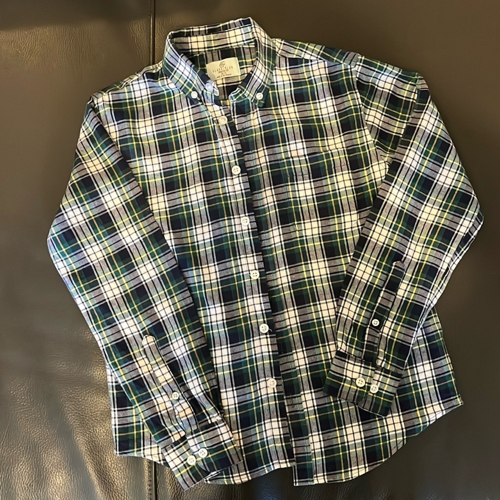 Handsome navy/green boys dress shirt, size 10/12. Like new!
